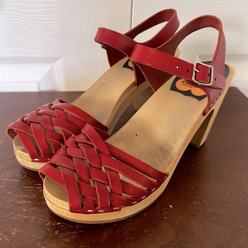 Swedish Hasbeens red leather sandals size 38
